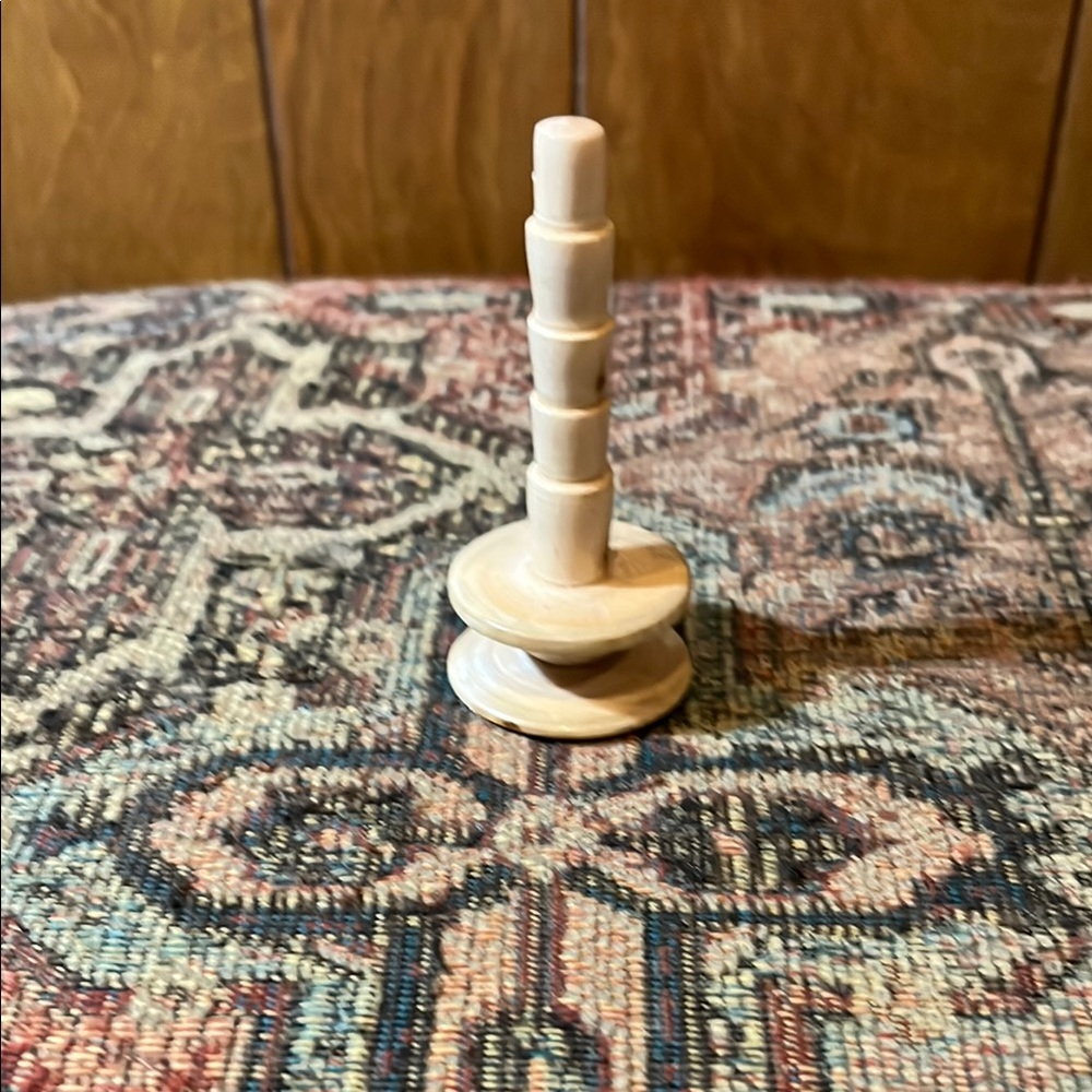Elegant Cream Ring Holder